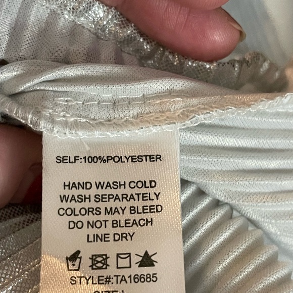 Anthropologie Lulumari shimmer silver elastic on off shoulder pleat blouse sz LG - Picture 13 of 13